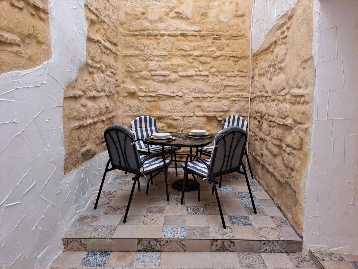 Apartamento La Zarzamora-Patio Privado Apartment Jerez de la Frontera Exterior photo
